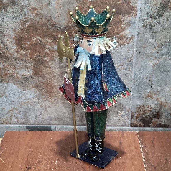 St Nicholas Square Christmas King Metal Nutcracker Figurine - Picture 7 of 10